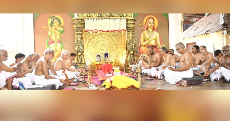 കാലടി ശ്രീകൃഷ്ണസ്വാമി ക്ഷേത്രത്തില്‍ നടക്കുന്ന കനകധാരായജ്ഞം