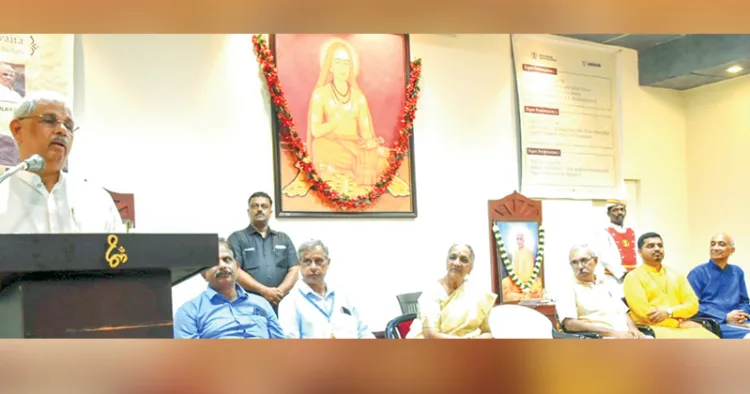 പിറവം വെളിയനാട് ചിന്മയ ആദിശങ്കര നിലയത്തില്‍ ജന്മഭൂമിയും ചിന്മയ ഇന്റര്‍നാഷണല്‍ ശോധ് സന്‍സ്ഥാനും ചേര്‍ന്ന്
സംഘടിപ്പിച്ച ആദിശങ്കരജയന്തി സെമിനാര്‍ സമാപന സഭ ഗവര്‍ണര്‍ രാജേന്ദ്ര വിശ്വനാഥ് ആര്‍ലേക്കര്‍ ഉദ്ഘാടനം ചെയ്യുന്നു. ജന്മഭൂമി ജനറല്‍ മാനേജര്‍ കെ.ബി. ശ്രീകുമാര്‍, എഡിറ്റര്‍ കെ.എന്‍.ആര്‍. നമ്പൂതിരി, ചിന്മയ ഇന്റര്‍ നാഷണല്‍ ഫൗണ്ടേഷന്‍ ശോധ് സന്‍സ്ഥാന്‍ ചെയര്‍പേഴ്‌സണ്‍ ഗൗരി മഹുലികര്‍, ജന്മഭൂമി എംഡി എം. രാധാകൃഷ്ണന്‍, ബ്രഹ്‌മചാരി വേദ ചൈതന്യ, ചീഫ് സേവക് രാജേഷ് പട്ടേല്‍ സമീപം