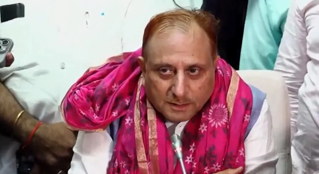 ദൽഹി കോർപ്പറേഷൻ മേയറായി പ്രവേശൻ വാഹി തെരഞ്ഞെടുക്കപ്പെട്ടു