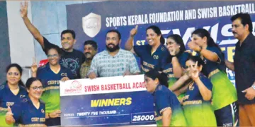 സ്വിഷ് മാസ്റ്റേഴ്‌സ് ബാസ്‌കറ്റ്‌ബോളില്‍ 50 പ്ലസ് വിഭാഗത്തില്‍ ജേതാക്കളായ കോര്‍ട്ട് ക്വീന്‍സ് കേരള ടീം