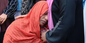 തളര്‍ന്നുപോയി... വാല്‍പ്പാറ ദുരന്തത്തില്‍ മരിച്ചവരുടെ മൃതദേഹങ്ങള്‍ പൊതുദര്‍ശനത്തിന് വെച്ചപ്പോള്‍ ദുഃഖം
താങ്ങാനാവാതെ തളര്‍ന്നുപോയവര്‍