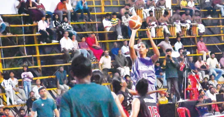 ഫിയസ്റ്റോ അഖിലേന്ത്യാ ബാസ്കറ്റ്ബോള് ടൂര്ണമെന്റിന്റെ ഉദ്ഘാടന മത്സരത്തില് കെഎസ്ഇബിക്കായി അനീഷ ക്ലീറ്റസിന്റെ പ്രകടനത്തില് നിന്ന്