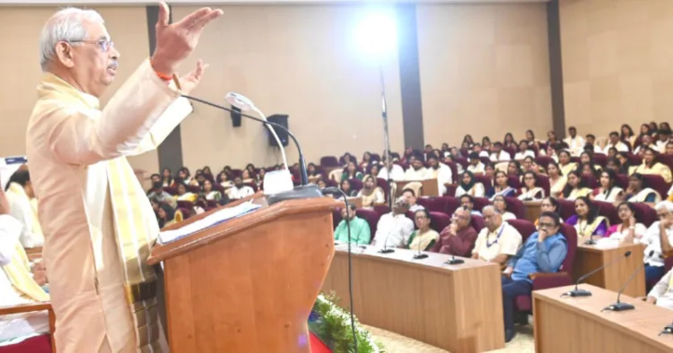 കേരള ആരോഗ്യ സര്‍വകലാശാല ബിരുദദാന സമ്മേളനം ഗവര്‍ണര്‍ രാജേന്ദ്ര വിശ്വനാഥ് ആര്‍ലേക്കര്‍ ഉദ്ഘാടനം ചെയ്യുന്നു