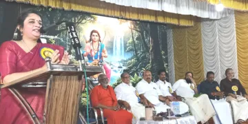 ശബരിമല അയ്യപ്പ സേവാസമാജം സംസ്ഥാന പ്രതിനിധി സമ്മേളനം പ്രൊഫ. സരിത അയ്യര്‍ ഉദ്ഘാടനം ചെയ്ത് സംസാരിക്കുന്നു