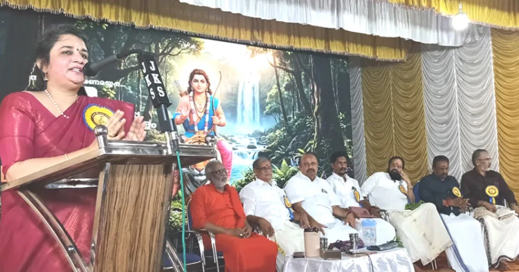 ശബരിമല അയ്യപ്പ സേവാസമാജം സംസ്ഥാന പ്രതിനിധി സമ്മേളനം പ്രൊഫ. സരിത അയ്യര്‍ ഉദ്ഘാടനം ചെയ്ത് സംസാരിക്കുന്നു