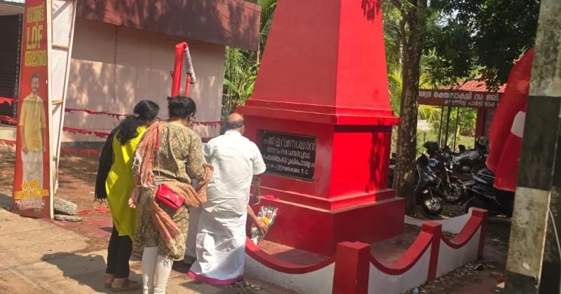 തിരഞ്ഞെടുപ്പ് വിജയത്തിന് പിന്നാലെ സഹോദരന്റെ രക്തസാക്ഷി മണ്ഡപത്തില്‍ പുഷ്പാര്‍ച്ചന നടത്തി ജി സുധാകരന്‍