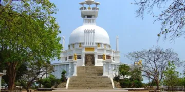 ദൗളി കുന്നിലെ ശാന്തി സ്തൂപം