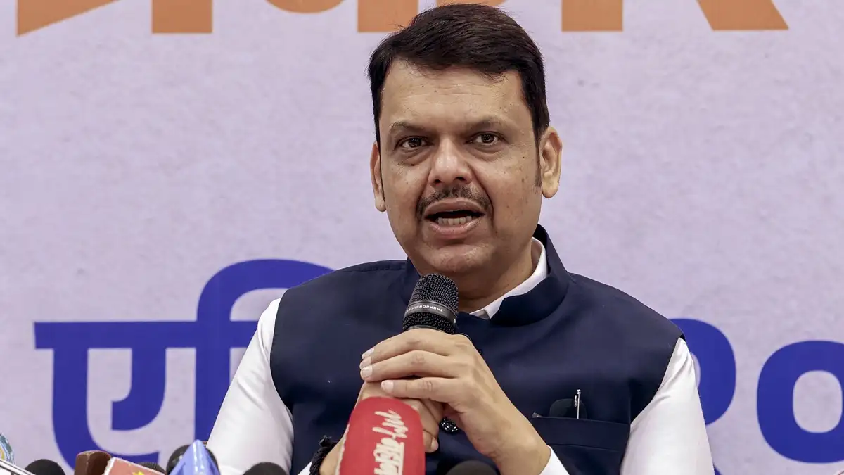 പ്രതിയെ പരസ്യമായി തൂക്കിലേറ്റണമെന്ന് പലരും ആവശ്യപ്പെടുന്നുണ്ട് : പൂനെയിൽ ബാലികയെ ബലാത്സംഗം ചെയ്ത് കൊന്ന പ്രതിക്ക് വധശിക്ഷ ഉറപ്പാക്കുമെന്ന് ഫഡ്‌നാവിസ്