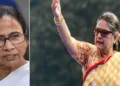 തൃണമൂല്‍ കോണ്‍ഗ്രസിലെ പാര്‍ട്ടി പദവികള്‍ രാജിവെച്ച കകോലി ഘോഷ് (വലത്ത്)