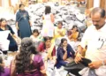 തിരുവനന്തപുരം കോര്‍പറേഷന്‍ കുട്ടികള്‍ക്ക് നല്‍കാനായി മേയര്‍ വി.വി. രാജേഷിന്റെ നേതൃത്വത്തില്‍ സ്‌കൂള്‍ കിറ്റുകള്‍ തയാറാക്കുന്നു