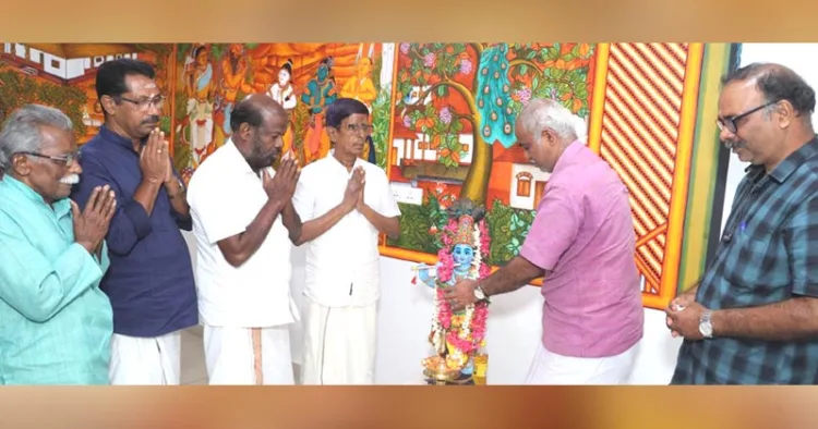 മയില്‍പ്പീലി ചാരിറ്റബിള്‍ സൊസൈറ്റിയുടെ ഉത്തര- ദക്ഷിണ കേരളത്തിന്റെ 26-ാമത് സംയുക്ത സംസ്ഥാന വാര്‍ഷികം
ഉദ്ഘാടനം സംസ്ഥാന അധ്യക്ഷന്‍ ആര്‍. പ്രസന്നകുമാര്‍ നിര്‍വഹിക്കുന്നു