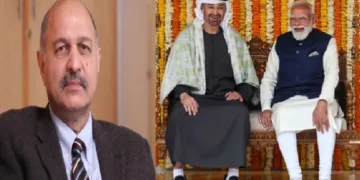 പാകിസ്ഥാന്‍ സെനറ്റര്‍ മുഷാഹിദ് ഹുസൈന്‍(ഇടത്ത്) ഇന്ത്യന്‍ പ്രധാനമന്ത്രി മോദി യുഎഇ ഭരണാധികാരിക്കൊപ്പം (വലത്ത്)