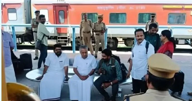 പകല് വെളിച്ചത്തില് പിണറായി…കണ്ണൂര് റെയില്വേ സ്റ്റേഷനിലെ ഇരുമ്പുകസേരയില് നേതാവ്….മാളികമുകളേറിയ മന്നന്റെ തോളില്….എന്ന് ജനങ്ങളുടെ ട്രോള്