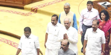 ഗവര്ണര് രാജേന്ദ്ര വിശ്വനാഥ് ആര്ലേക്കറെ ഡിജിപി റവാഡ
ചന്ദ്രശേഖര് നിയമസഭയ്ക്കുള്ളില് അനുഗമിക്കുന്നു