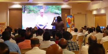 വിശ്വ സംവാദ കേന്ദ്രം തയാറാക്കിയ ഹ്രസ്വ ചിത്രം 'സംഘ'ത്തിന്റെ പ്രദര്ശനത്തില് നിന്ന്