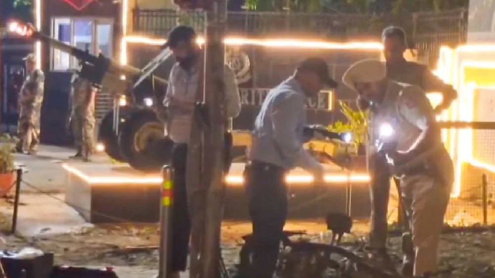 എങ്കിൽ അത് മാൻ തെളിയിക്കട്ടെ, പഞ്ചാബിലെ ആപ് മുഖ്യമന്ത്രി തീവ്രവാദികൾക്കൊപ്പം; വിവാദത്തിലായി