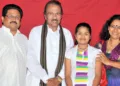 ഗസല് ഗായകന് ഉമ്പായിക്കൊപ്പം ഫ്രാന്സിസ് ടി. മാവേലിക്കര