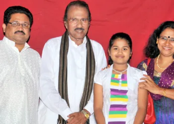 ഗസല്‍ ഗായകന്‍ ഉമ്പായിക്കൊപ്പം ഫ്രാന്‍സിസ് ടി. മാവേലിക്കര