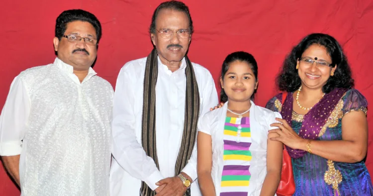 ഗസല്‍ ഗായകന്‍ ഉമ്പായിക്കൊപ്പം ഫ്രാന്‍സിസ് ടി. മാവേലിക്കര