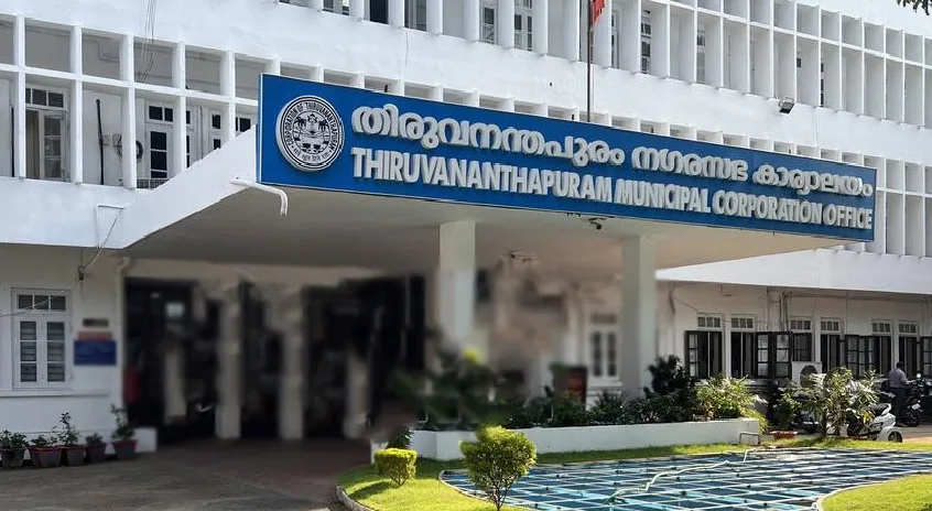 ലൈസൻസ് ഇല്ലാത്ത ഖലീഫാ കഫേ പൂട്ടിച്ച് തിരുവനന്തപുരം കോർപ്പറേഷൻ : ഇരവാദം മുഴക്കി പാഞ്ഞെത്തി ഇസ്ലാമിസ്റ്റുകൾ