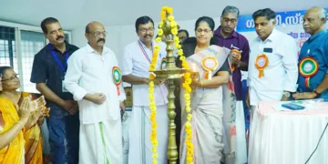 ഭാരതീയ വേലന് സര്വീസ് സൊസൈറ്റി (ബിവിഎസ്എസ്) സംസ്ഥാന പ്രതിനിധി സമ്മേളനം പത്തനംതിട്ട
ജില്ലാ പഞ്ചായത്ത് പ്രസിഡന്റ് ദീനാമ്മ റോയി ഉദ്ഘാടനം ചെയ്യുന്നു