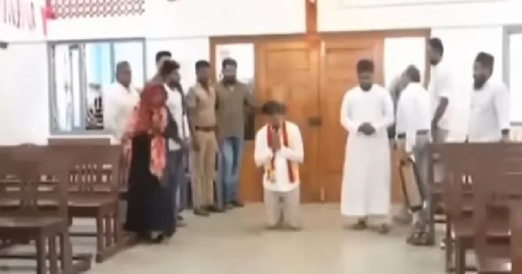 വിജയ് മുട്ടില്‍ പ്രാര്‍ത്ഥിച്ച് മുന്നോട്ട് നടക്കുന്നു