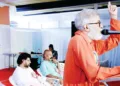 കേരള ക്ഷേത്രസംരക്ഷണസമിതി വാര്‍ഷിക സമ്മേളനം കോഴിക്കോട്ട് സ്വാമി വിവേകാമൃതാനന്ദപുരി ഉദ്ഘാടനം ചെയ്യുന്നു. കെ.എസ്. നാരായണന്‍, മുല്ലപ്പള്ളി കൃഷ്ണന്‍ നമ്പൂതിരി, കെ.പി. അനില്‍കുമാര്‍ സമീപം