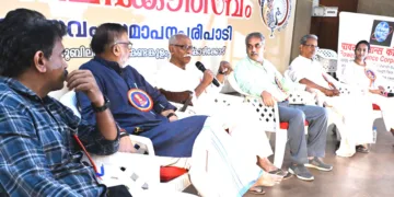 തപസ്യ സുവര്‍ണജയന്തി ആഘോഷ സമാപനത്തോടനുബന്ധിച്ച് വി.എം. കൊറാത്ത് ജന്മശതാബ്ദി മാധ്യമ വിചാരത്തില്‍ എം.എന്‍. കാരശ്ശേരി സംസാരിക്കുന്നു. ടി.എസ്. നീലാംബരന്‍, കെ.വി.എസ്. ഹരിദാസ്, എ.കെ. അനുരാജ്, എന്‍.എം. പിയേഴ്‌സണ്‍ എന്നിവര്‍ സമീപം