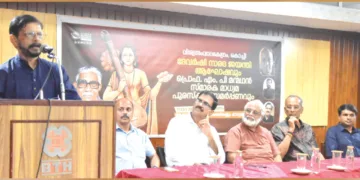 നാരദ ജയന്തിയോടനുബന്ധിച്ച് വിശ്വസംവാദ കേന്ദ്രം എറണാകുളം ഭാരത് ടൂറിസ്റ്റ് ഹോമില്‍ സംഘടിപ്പിച്ച ചടങ്ങില്‍ ഹരി എസ്. കര്‍ത്ത പ്രഭാഷണം നടത്തുന്നു. എം.എസ്. സജീവന്‍, പി. സുന്ദരം, എം. രാജശേഖര പണിക്കര്‍, രാജന്‍ പൊതുവാള്‍, ജിജീഷ് കരുണാകരന്‍ സമീപം