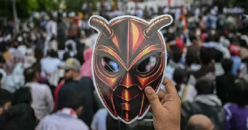 കോക്രോച്ച് ജനതാ പാര്ട്ടി പ്രകടനത്തില് 93 പേരുടെ മൊബൈല് ഫോണുകള് മോഷ്ടിക്കപ്പെട്ടു, അന്വേഷണവുമായി പൊലീസ്