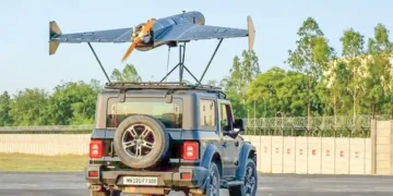 എസ്യുവിയില് നിന്ന് വിക്ഷേപിക്കാന് സജ്ജമാക്കിയ ദിവ്യാസ്ത്ര എംകെ1 ഡ്രോണ്
