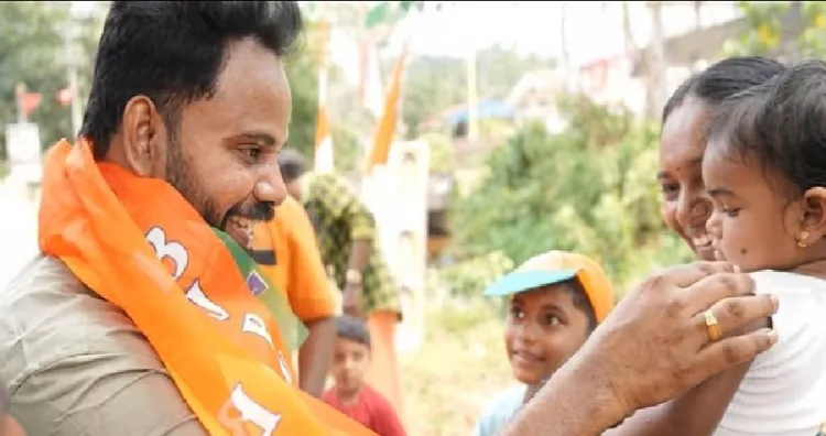 പാറശാലയിലെ ബിജെപി സ്ഥാനാര്‍ത്ഥിയായി മത്സരിച്ച ഗിരീഷ് നെയ്യാര്‍.