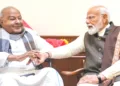 പ്രധാനമന്ത്രി നരേന്ദ്ര മോദി എച്ച്. ഡി. ദേവഗൗഡയെ സന്ദര്‍ശിച്ചപ്പോള്‍