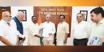 കേരളത്തിന്റെ വിദ്യാഭ്യാസ ഗുണനിലവാരവും പഠനാന്തരീക്ഷവും മെച്ചപ്പെടുത്തുന്നതിനെ കുറിച്ച് വിദ്യാഭ്യാസ വികാസകേന്ദ്രം തയാറാക്കിയ നിര്‍ദേശങ്ങള്‍ ശിക്ഷാ സംസ്‌കൃതി ഉത്ഥാന്‍ ന്യാസിന്റെ ദേശീയ സംയോജകന്‍ എ. വിനോദിന്റെ നേതൃത്വത്തില്‍ ഗവര്‍ണര്‍ രാജേന്ദ്ര വിശ്വനാഥ് ആര്‍ലേക്കര്‍ക്ക് നല്‍കുന്നു