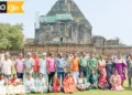 യാത്രാ സംഘം കൊണാര്‍ക്ക് സൂര്യ ക്ഷേത്രത്തിന് മുന്നില്‍