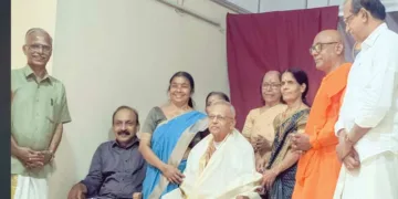 രാമകൃഷ്ണ മഠത്തിന്റെ ധര്മ്മപ്രചാര് പുരസ്കാരം നമ്പ്യാര്ജി ഏറ്റുവാങ്ങുന്നു