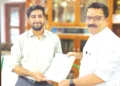 എന്‍ടിയു സംസ്ഥാന സെക്രട്ടറി ടി. അനൂപ്കുമാര്‍ പൊതുവിദ്യാഭ്യാസ സെക്രട്ടറി ആസിഫ് കെ. യൂസഫിന് പരാതി നല്‍കുന്നു