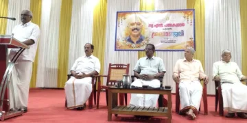എല്‍. പദ്മകുമാര്‍ ശ്രദ്ധാഞ്ജലി പരിപാടിയില്‍ ആര്‍എസ്എസ് ക്ഷേത്രീയ കാര്യകാര്യ സദസ്യന്‍ പി.ആര്‍. ശശിധരന്‍ അനുസ്മരണ പ്രഭാഷണം നടത്തുന്നു