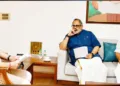 ബിജെപി സംസ്ഥാന അധ്യക്ഷന് രാജീവ് ചന്ദ്രശേഖര് എംഎല്എ ദല്ഹിയില് കേന്ദ്ര റെയില്വേ മന്ത്രി അശ്വിനി വൈഷ്ണവുമായി കൂടിക്കാഴ്ച നടത്തിയപ്പോള്. റെയില്വേ പാസഞ്ചര് അമിനിറ്റീസ് കമ്മിറ്റി മുന് ചെയര്മാന് പി.കെ. കൃഷ്ണദാസ് സമീപം