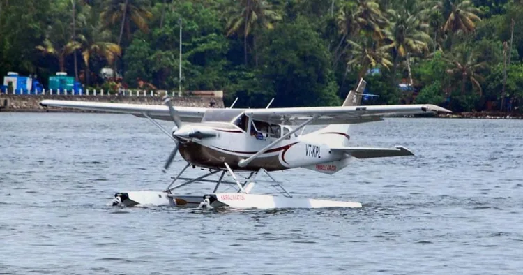 ജലവിമാനം പരീക്ഷണ പറക്കലില് (ഫയല് ചിത്രം)