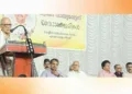 തൃപ്പൂണിത്തുറ ലായം കൂത്തമ്പലത്തില്‍ ആര്‍എസ്എസ് എറണാകുളം മുന്‍ വിഭാഗ് സംഘചാലക് എം.എ. വാസുദേവന്‍ അനുസ്മരണം മുതിര്‍ന്ന പ്രചാരകന്‍ എസ്. സേതുമാധവന്‍ നിര്‍വഹിക്കുന്നു