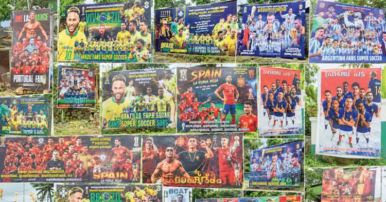 കേരളത്തിലെ വിവിധയിടങ്ങളില്‍ ലോകകപ്പിനോട് അനുബന്ധിച്ച് സ്ഥാപിച്ച ഫ്‌ലക്‌സുകള്‍