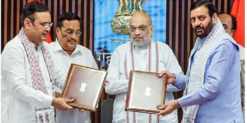 ഹരിയാന-രാജസ്ഥാൻ യമുന ജലപദ്ധതിക്കായി രാജസ്ഥാൻ മുഖ്യമന്ത്രി ഭജൻലാൽ ശർമ്മയും ഹരിയാന മുഖ്യമന്ത്രി നയാബ് സൈനിയും തമ്മിൽ തിങ്കളാഴ്ച ന്യൂഡൽഹിയിൽ നടന്ന ധാരണാപത്ര കൈമാറ്റത്തിന് കേന്ദ്രമന്ത്രി അമിത് ഷാ സാക്ഷ്യം വഹിച്ചു. കേന്ദ്ര ജലശക്തി മന്ത്രി സി.ആർ. പാട്ടീലും പങ്കെടുത്തു.