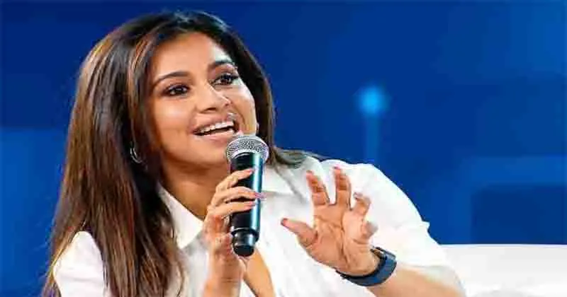 ഷര്ട്ടില്ലാത്ത ഫോട്ടോ അയച്ചു തന്ന നടന്, കൂടെ കിടക്കാന് വിളിച്ച മ്യുസീഷ്യന്;അന്ന് ഞാന് ഭദ്രകാളിയായി,രഞ്ജിനി