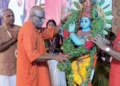 ബാലഗോകുലം ദക്ഷിണ കേരളം വാര്ഷിക സമ്മേളനം മാവേലിക്കര ഉമ്പര്നാട് നിരസിംഹ കുശ്മാണ്ഡ സിദ്ധാശ്രമത്തിലെ സ്വാമി സത്സ്വരൂപാനന്ദ സരസ്വതി ഉദ്ഘാടനം ചെയ്യുന്നു. ഡോ. എന്. ഉണ്ണികൃഷ്ണന്, ആര്. പ്രസന്നകുമാര്, സിദ്ധി ഉണ്ണി, ബി.എസ്. ബിജു എന്നിവര് സമീപം
