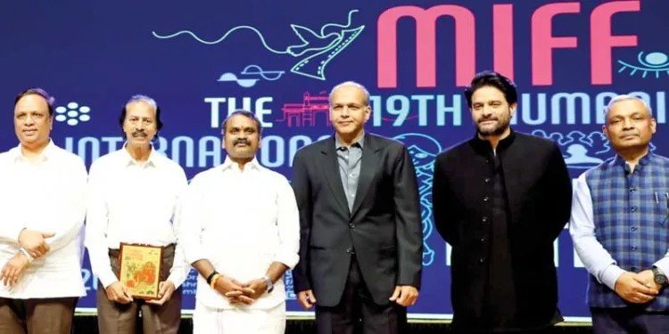 ഉദ്ഘാടനസഭയില്‍ കേന്ദ്രമന്ത്രി എല്‍. മുരുകന്‍ പങ്കെടുത്തപ്പോള്‍
ഉദ്ഘാടനസഭയില്‍ കേന്ദ്രമന്ത്രി എല്‍. മുരുകന്‍ പങ്കെടുത്തപ്പോള്‍