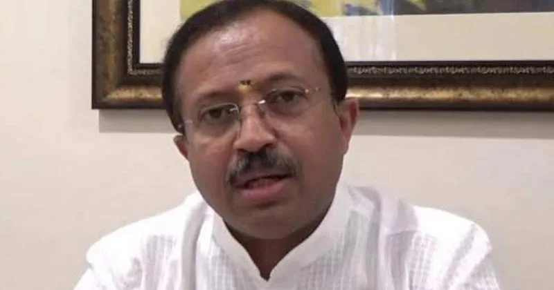 ക്ഷേത്രത്തില് തുലാഭാരത്തിനിടെ ത്രാസ് പൊട്ടിവീണു: വി. മുരളീധരന് എംഎല്എയ്ക്ക് പരിക്ക്