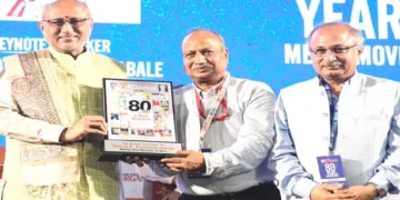 ന്യൂദല്ഹിയില് ഓര്ഗനൈസര് വീക്ക്ലിയുടെ 80-ാം വാര്ഷികം ഉദ്ഘാടനം ചെയ്യാനെത്തിയ ഉപരാഷ്ട്രപതി സി.പി. രാധാകൃഷ്ണന് ഭാരത് പ്രകാശന് ലിമിറ്റഡ് മാനേജിങ് ഡയറക്ടര് അരുണ് കുമാര് ഗോയല് ഉപഹാരം സമ്മാനിക്കുന്നു