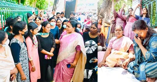 സെക്രട്ടേറിയറ്റ് നടയില് സമരം നടത്തുന്ന എല്പിഎസ്ടി റാങ്ക് ഹോള്ഡേഴ്സിന്റെ സമര പന്തലില് എത്തിയ ബിജെപി സംസ്ഥാന ജനറല് സെക്രട്ടറി ശോഭാ സുരേന്ദ്രനോട് കാര്യങ്ങള് വിശദീകരിക്കവേ സമരസമിതി സെക്രട്ടറി വളര്മതി വിതുമ്പുന്നു