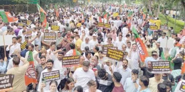 തുടര്‍ച്ചയായ ചോദ്യപേപ്പര്‍ ചോര്‍ച്ചകളുടെ പശ്ചാത്തലത്തില്‍ പഞ്ചാബ് വിദ്യാഭ്യാസ മന്ത്രിയെ പുറത്താക്കണമെന്ന് ആവശ്യപ്പെട്ട് ബിജെപി ദല്‍ഹിയിലെ ആപ് ഓഫീസിലേക്ക് സംഘടിപ്പിച്ച മാര്‍ച്ച്‌